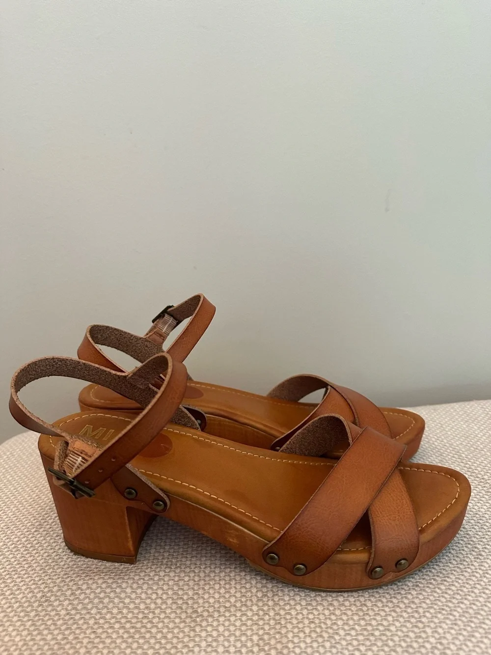 MIA Leather Platform Jullia Sandals Sz 9.5 Brown Chunky Heel Ankle Strap Clogs